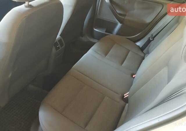 Серый Фольксваген Гольф, объемом двигателя 1.39 л и пробегом 273 тыс. км за 4800 $, фото 1 на Automoto.ua