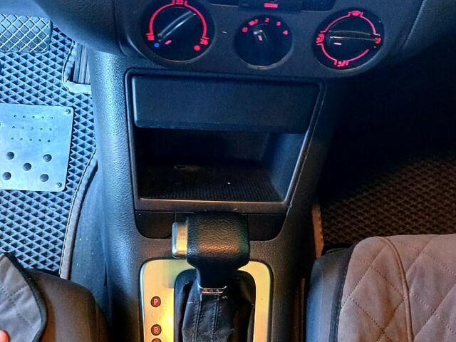 Серый Фольксваген Гольф, объемом двигателя 1.9 л и пробегом 230 тыс. км за 6500 $, фото 6 на Automoto.ua