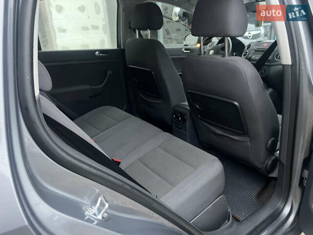 Серый Фольксваген Гольф, объемом двигателя 1.6 л и пробегом 224 тыс. км за 4299 $, фото 11 на Automoto.ua