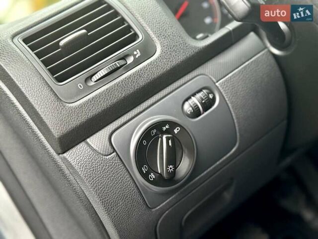 Серый Фольксваген Гольф, объемом двигателя 1.6 л и пробегом 178 тыс. км за 5790 $, фото 45 на Automoto.ua