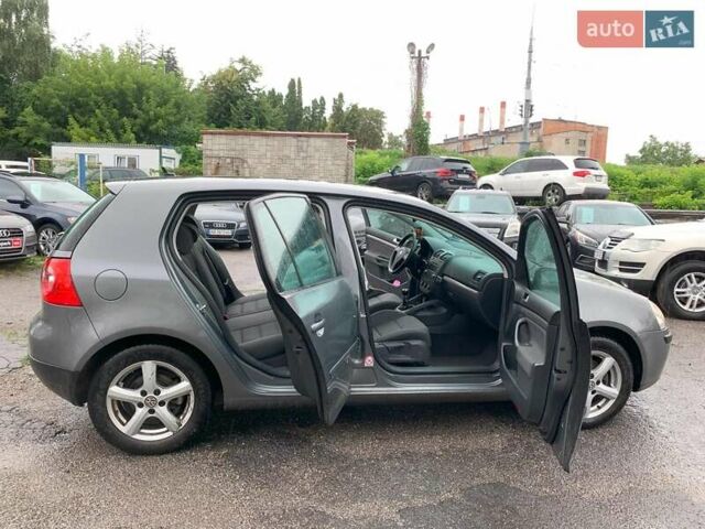 Сірий Фольксваген Гольф, об'ємом двигуна 2 л та пробігом 185 тис. км за 5990 $, фото 16 на Automoto.ua