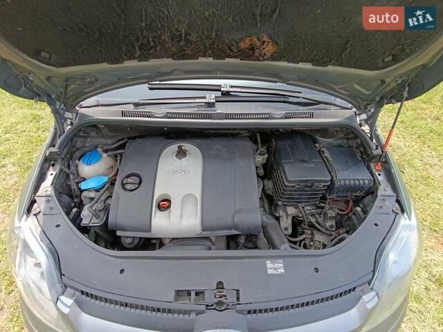 Серый Фольксваген Гольф, объемом двигателя 1.6 л и пробегом 273 тыс. км за 5600 $, фото 12 на Automoto.ua