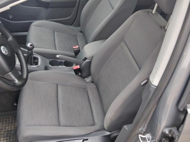 Серый Фольксваген Гольф, объемом двигателя 1.4 л и пробегом 188 тыс. км за 5000 $, фото 6 на Automoto.ua