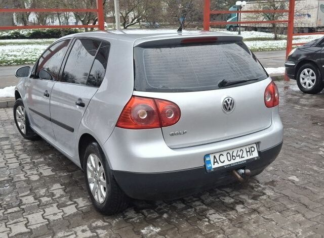 Серый Фольксваген Гольф, объемом двигателя 1.4 л и пробегом 282 тыс. км за 4500 $, фото 3 на Automoto.ua