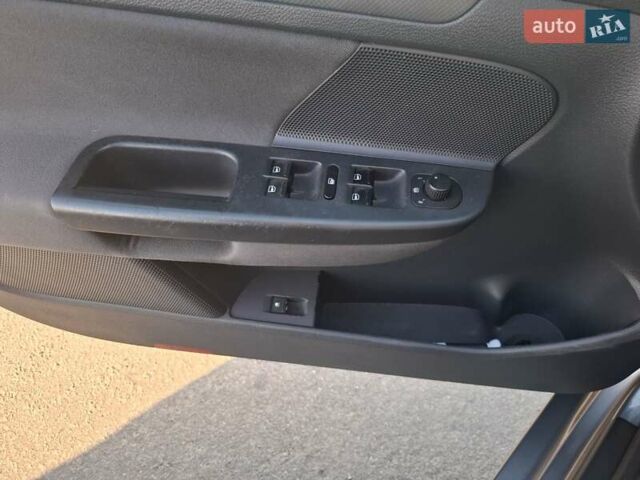Серый Фольксваген Гольф, объемом двигателя 1.4 л и пробегом 199 тыс. км за 6000 $, фото 13 на Automoto.ua