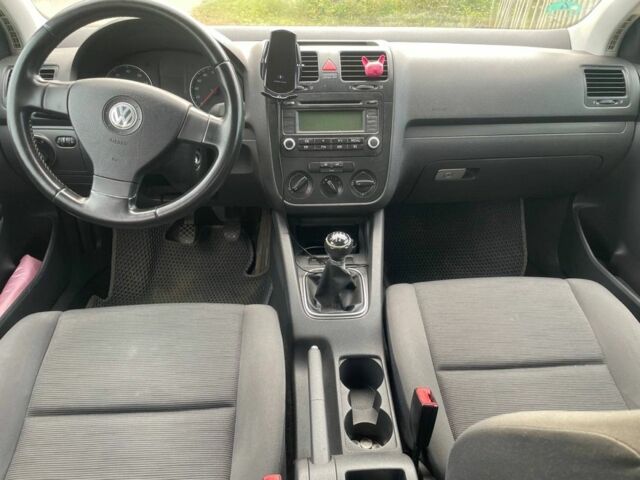 Серый Фольксваген Гольф, объемом двигателя 1.4 л и пробегом 266 тыс. км за 4800 $, фото 7 на Automoto.ua