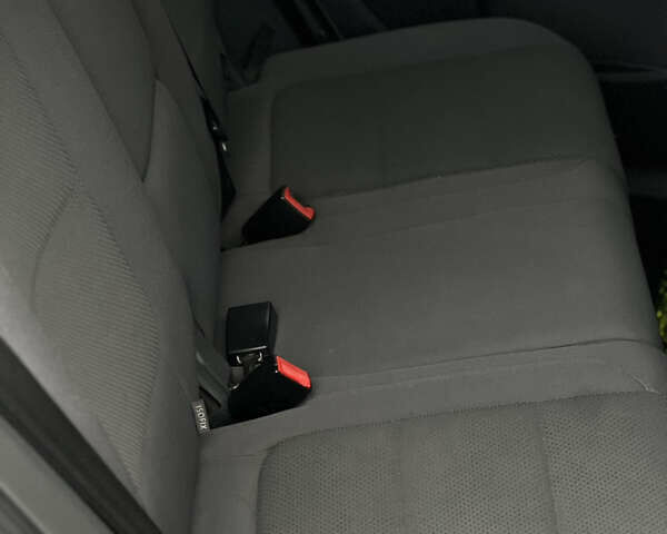 Сірий Фольксваген Гольф, об'ємом двигуна 1.97 л та пробігом 325 тис. км за 6500 $, фото 11 на Automoto.ua