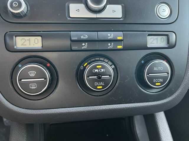 Сірий Фольксваген Гольф, об'ємом двигуна 0 л та пробігом 228 тис. км за 5500 $, фото 16 на Automoto.ua