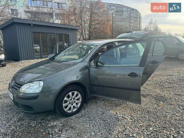 Серый Фольксваген Гольф, объемом двигателя 1.6 л и пробегом 180 тыс. км за 5900 $, фото 62 на Automoto.ua