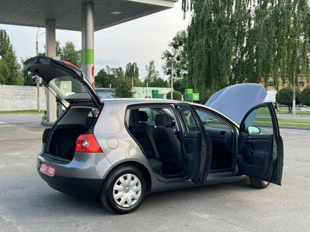 Сірий Фольксваген Гольф, об'ємом двигуна 0 л та пробігом 228 тис. км за 5500 $, фото 3 на Automoto.ua