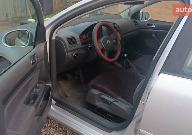 Серый Фольксваген Гольф, объемом двигателя 1.6 л и пробегом 242 тыс. км за 5150 $, фото 27 на Automoto.ua