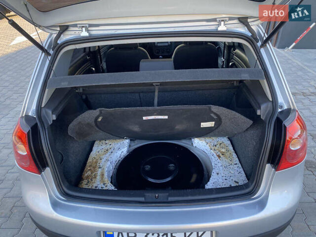 Фольксваген Гольф 2005 у Ямпіль на Automoto.ua Сірий Фольксваген Гольф, об'ємом двигуна 1.6 л та пробігом 266 тис. км за 5750 $, фото 15 на Automoto.ua