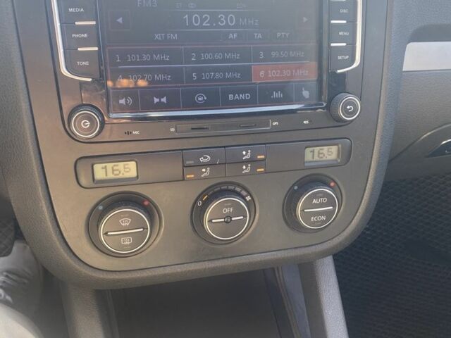 Серый Фольксваген Гольф, объемом двигателя 1.6 л и пробегом 242 тыс. км за 5500 $, фото 4 на Automoto.ua