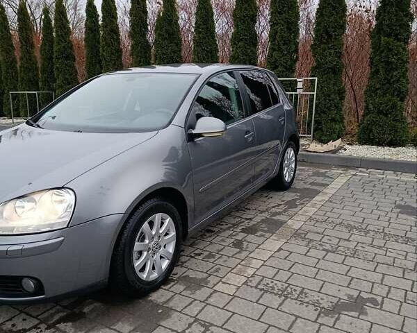 Серый Фольксваген Гольф, объемом двигателя 1.6 л и пробегом 331 тыс. км за 5100 $, фото 2 на Automoto.ua