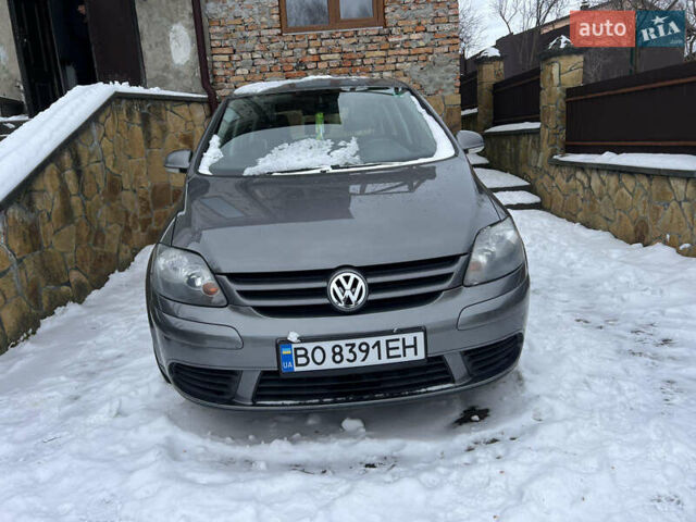 Серый Фольксваген Гольф, объемом двигателя 1.6 л и пробегом 230 тыс. км за 3999 $, фото 2 на Automoto.ua