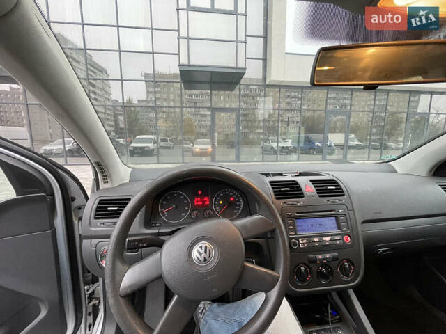 Сірий Фольксваген Гольф, об'ємом двигуна 1.39 л та пробігом 312 тис. км за 5000 $, фото 6 на Automoto.ua