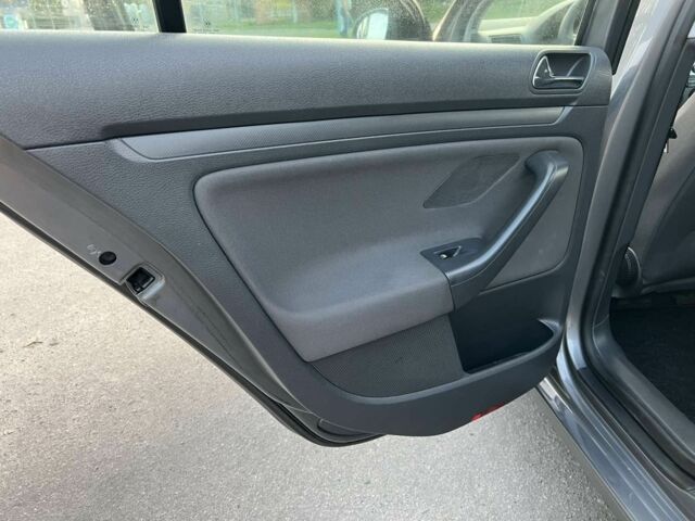 Сірий Фольксваген Гольф, об'ємом двигуна 0 л та пробігом 228 тис. км за 5500 $, фото 17 на Automoto.ua