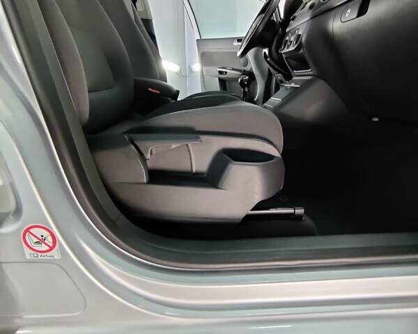 Сірий Фольксваген Гольф, об'ємом двигуна 1.6 л та пробігом 185 тис. км за 5800 $, фото 58 на Automoto.ua