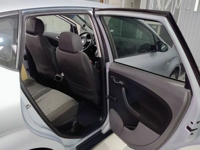 Серый Фольксваген Гольф, объемом двигателя 1.6 л и пробегом 248 тыс. км за 4300 $, фото 3 на Automoto.ua