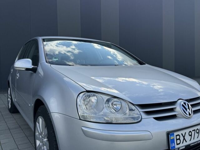 Серый Фольксваген Гольф, объемом двигателя 1.6 л и пробегом 225 тыс. км за 5600 $, фото 4 на Automoto.ua