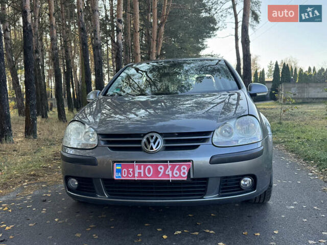 Серый Фольксваген Гольф, объемом двигателя 1.6 л и пробегом 225 тыс. км за 5500 $, фото 1 на Automoto.ua