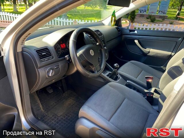 Сірий Фольксваген Гольф, об'ємом двигуна 1.6 л та пробігом 215 тис. км за 5150 $, фото 3 на Automoto.ua