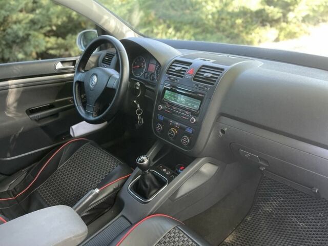 Серый Фольксваген Гольф, объемом двигателя 2 л и пробегом 251 тыс. км за 5400 $, фото 16 на Automoto.ua