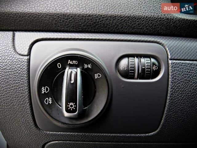 Сірий Фольксваген Гольф, об'ємом двигуна 1.6 л та пробігом 226 тис. км за 5000 $, фото 6 на Automoto.ua