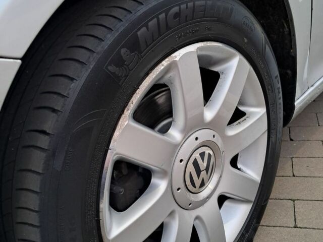 Фольксваген Гольф 2005 в Прилуках на Automoto.ua Серый Фольксваген Гольф, объемом двигателя 1.6 л и пробегом 244 тыс. км за 5550 $, фото 6 на Automoto.ua