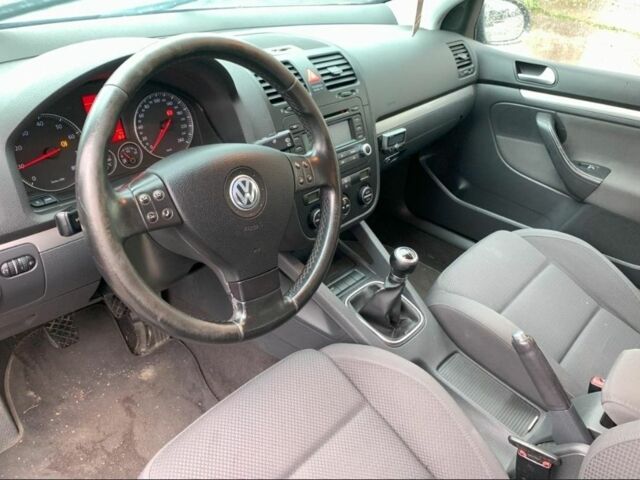 Фольксваген Гольф 2005 в Виннице на Automoto.ua Серый Фольксваген Гольф, объемом двигателя 2 л и пробегом 185 тыс. км за 5700 $, фото 2 на Automoto.ua
