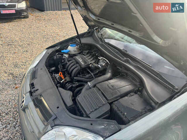 Серый Фольксваген Гольф, объемом двигателя 1.6 л и пробегом 180 тыс. км за 5900 $, фото 64 на Automoto.ua