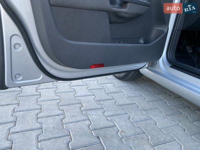 Фольксваген Гольф 2005 у Ямпіль на Automoto.ua Сірий Фольксваген Гольф, об'ємом двигуна 1.6 л та пробігом 266 тис. км за 5750 $, фото 29 на Automoto.ua