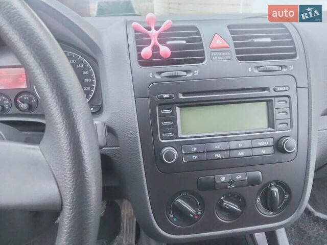 Сірий Фольксваген Гольф, об'ємом двигуна 1.4 л та пробігом 252 тис. км за 5800 $, фото 11 на Automoto.ua