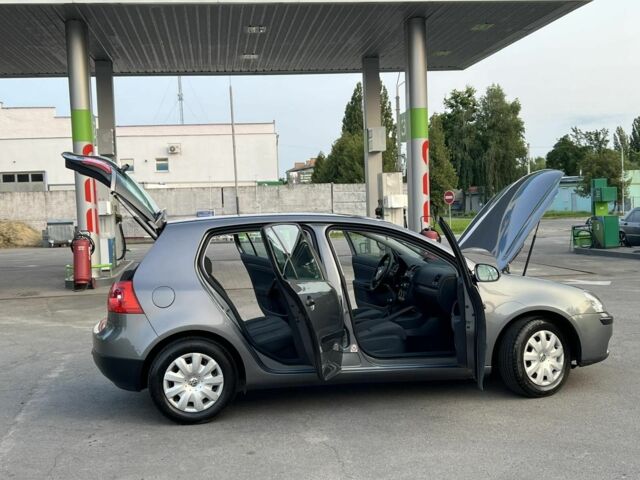 Сірий Фольксваген Гольф, об'ємом двигуна 0 л та пробігом 228 тис. км за 5500 $, фото 6 на Automoto.ua