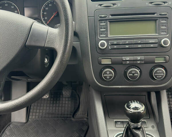 Фольксваген Гольф 2005 в Виннице на Automoto.ua Серый Фольксваген Гольф, объемом двигателя 1.39 л и пробегом 196 тыс. км за 5400 $, фото 14 на Automoto.ua