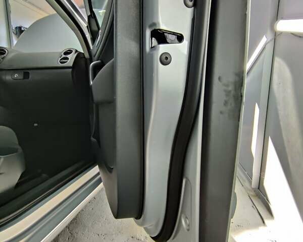 Сірий Фольксваген Гольф, об'ємом двигуна 1.6 л та пробігом 185 тис. км за 5800 $, фото 60 на Automoto.ua