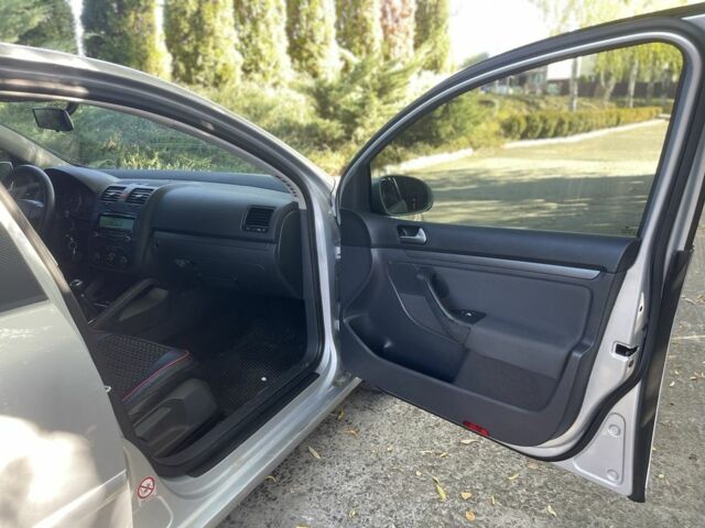 Серый Фольксваген Гольф, объемом двигателя 2 л и пробегом 251 тыс. км за 5400 $, фото 15 на Automoto.ua