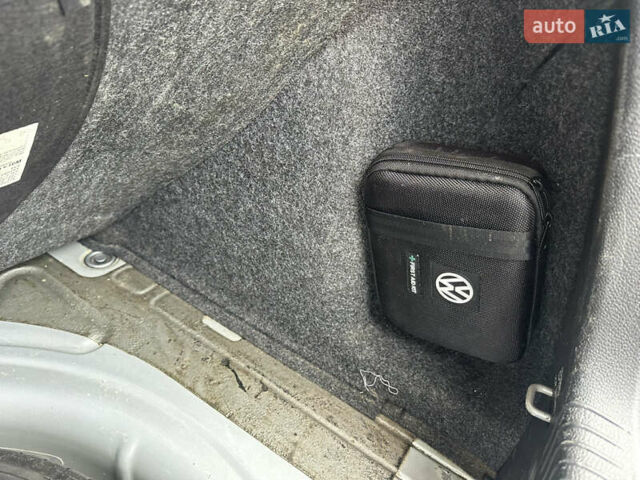 Серый Фольксваген Гольф, объемом двигателя 1.9 л и пробегом 272 тыс. км за 5650 $, фото 22 на Automoto.ua