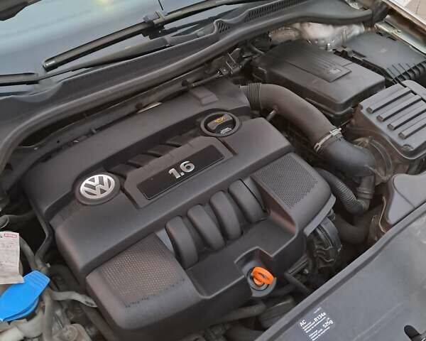 Серый Фольксваген Гольф, объемом двигателя 1.6 л и пробегом 244 тыс. км за 5444 $, фото 22 на Automoto.ua