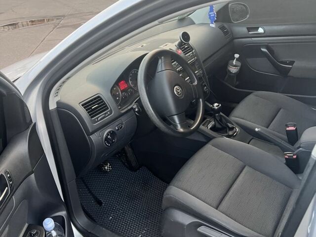 Серый Фольксваген Гольф, объемом двигателя 1.4 л и пробегом 216 тыс. км за 5250 $, фото 4 на Automoto.ua