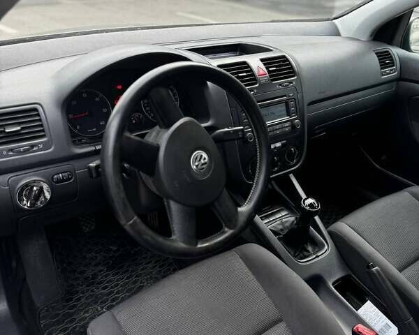 Сірий Фольксваген Гольф, об'ємом двигуна 1.9 л та пробігом 271 тис. км за 2399 $, фото 9 на Automoto.ua