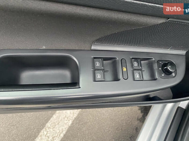 Сірий Фольксваген Гольф, об'ємом двигуна 1.6 л та пробігом 203 тис. км за 5200 $, фото 11 на Automoto.ua