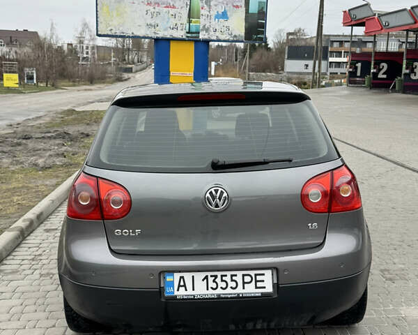 Серый Фольксваген Гольф, объемом двигателя 1.6 л и пробегом 220 тыс. км за 6100 $, фото 4 на Automoto.ua