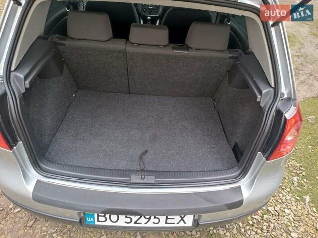 Серый Фольксваген Гольф, объемом двигателя 1.6 л и пробегом 211 тыс. км за 5900 $, фото 2 на Automoto.ua