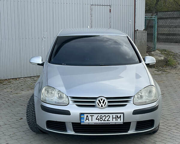 Серый Фольксваген Гольф, объемом двигателя 1.6 л и пробегом 298 тыс. км за 4900 $, фото 1 на Automoto.ua