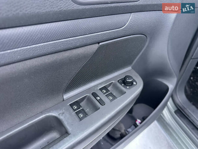 Серый Фольксваген Гольф, объемом двигателя 1.4 л и пробегом 251 тыс. км за 4999 $, фото 36 на Automoto.ua