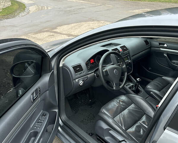 Серый Фольксваген Гольф, объемом двигателя 1.6 л и пробегом 202 тыс. км за 6300 $, фото 7 на Automoto.ua