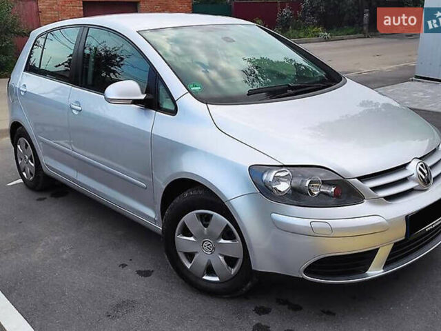 Серый Фольксваген Гольф, объемом двигателя 1.6 л и пробегом 250 тыс. км за 4800 $, фото 3 на Automoto.ua