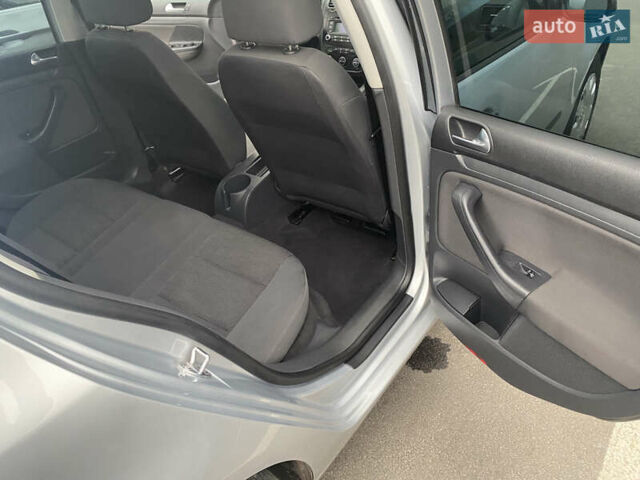 Сірий Фольксваген Гольф, об'ємом двигуна 1.6 л та пробігом 203 тис. км за 5200 $, фото 16 на Automoto.ua