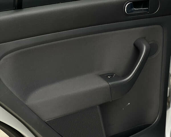 Сірий Фольксваген Гольф, об'ємом двигуна 1.97 л та пробігом 325 тис. км за 6500 $, фото 10 на Automoto.ua